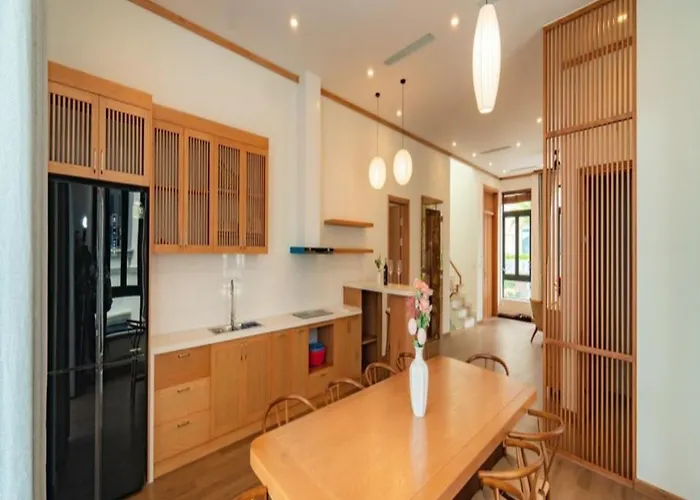Biệt thự Chuỗi 8 Ngủ đồi đức Dương - Trung Tâm Bãi Cháy *